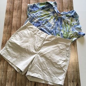 Vineyard Vines classic twill white shorts EUC 8